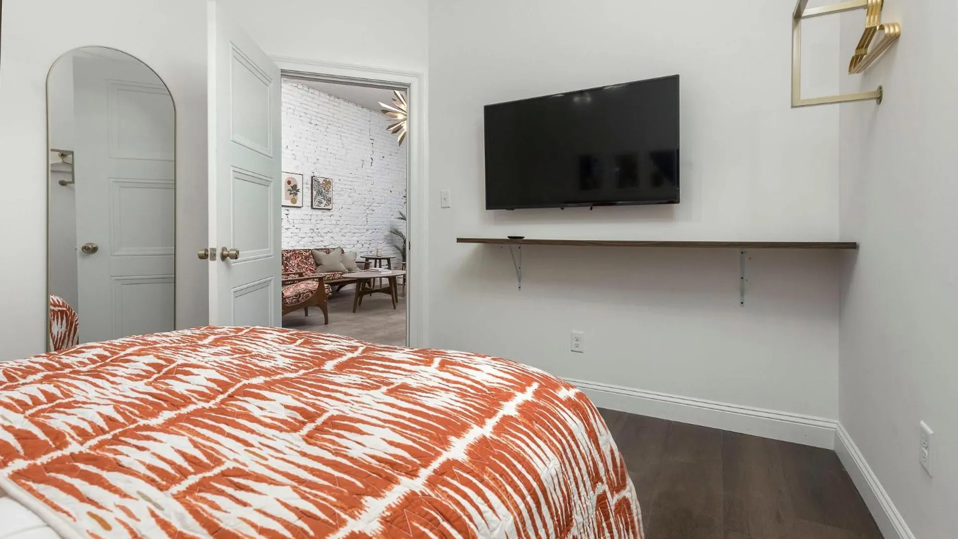 Skyline Bourbon Loft By Hollyhock Suites 5 Bedrooms-2 Baths With Soaking Tub 루이빌