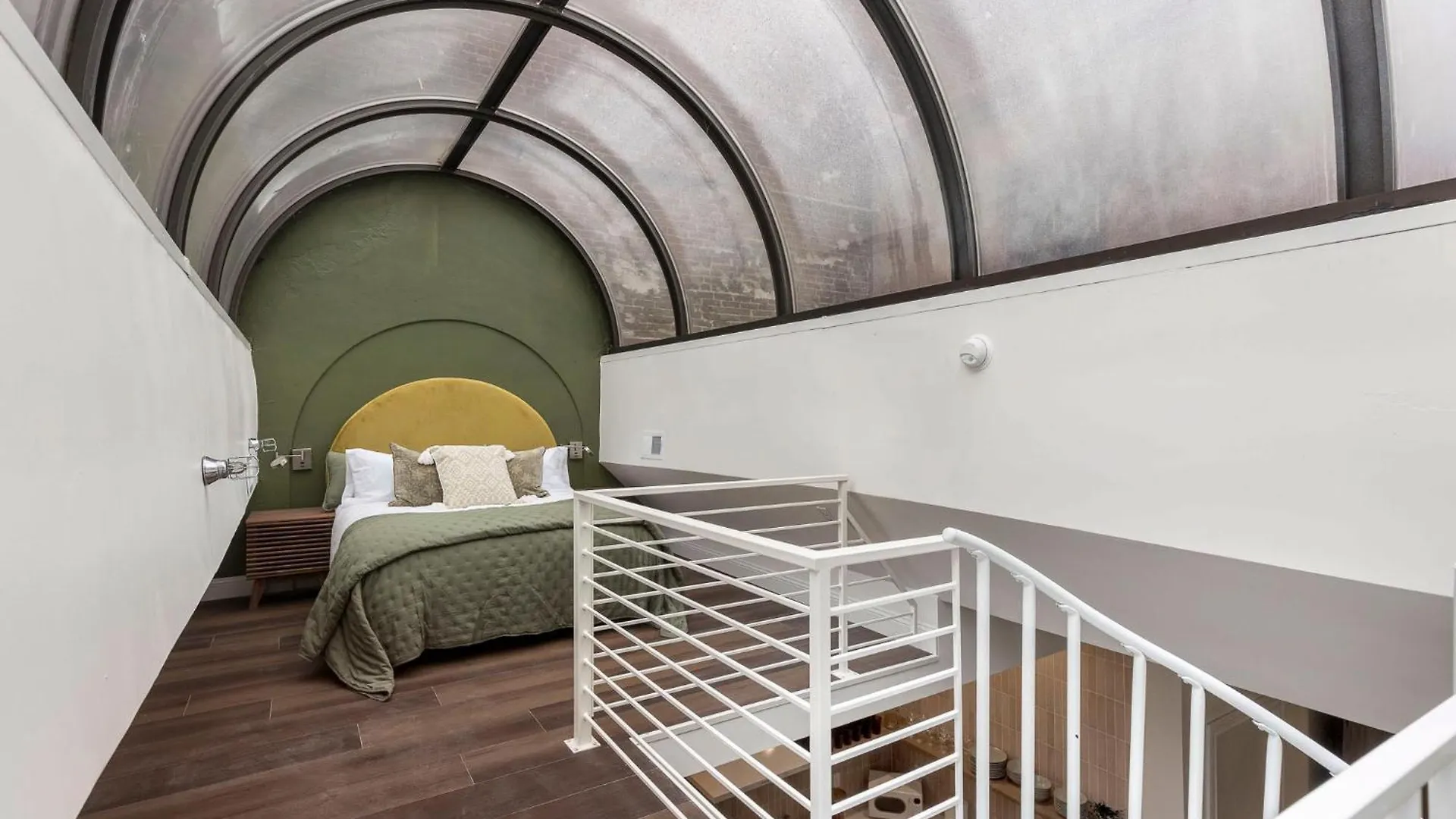 Skyline Bourbon Loft By Hollyhock Suites 5 Bedrooms-2 Baths With Soaking Tub 루이빌 미국